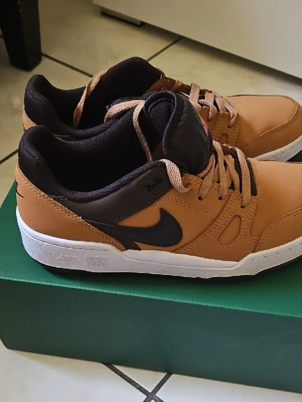 Nike Men’s Tan and Black Low-Top Sneakers with White Midsole